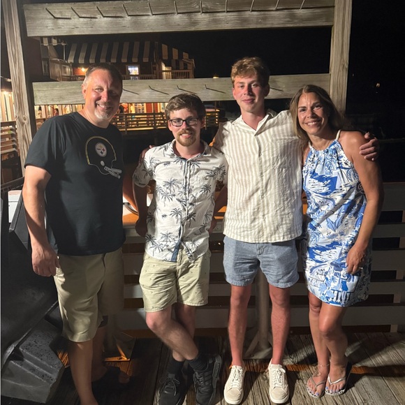 Meet your Posher, Terra - Picture 3 of 4